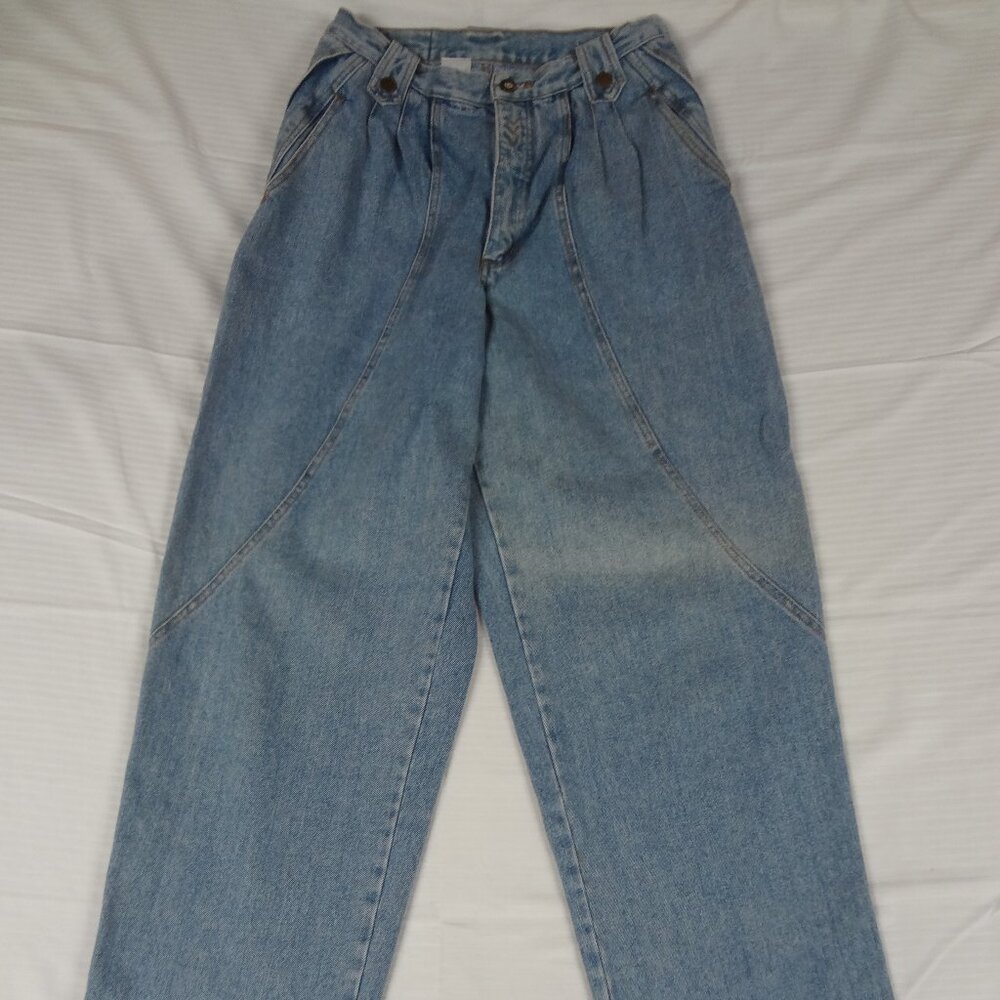 VINTAGE DON'T STOP PLEATED BLUE JEANS SIZE 13/14 (28/31) K889 (FADING ON LEG)